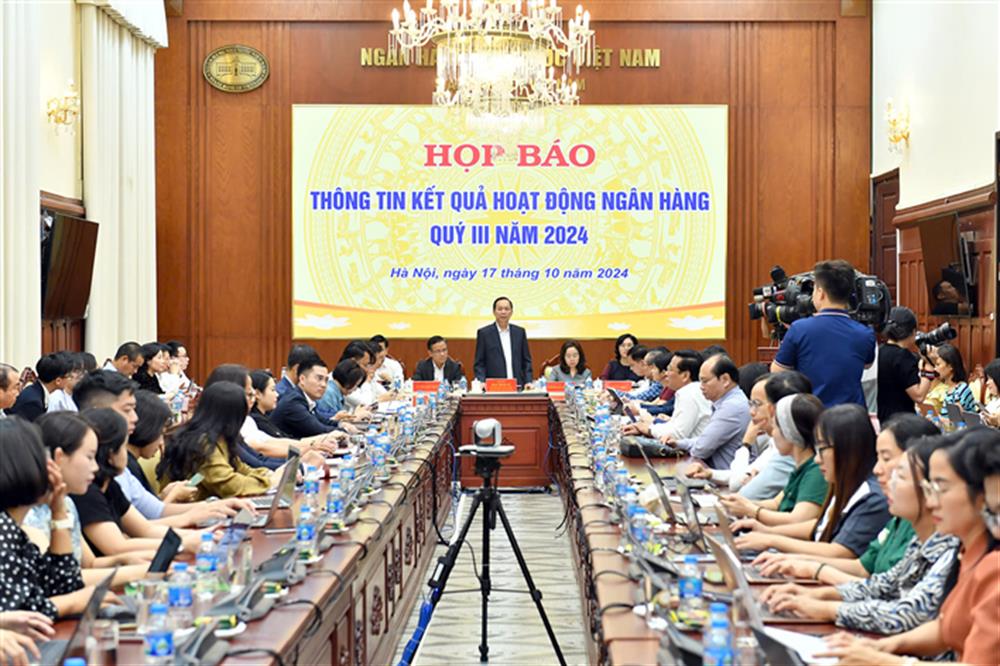 Toàn cảnh buổi họp báo.